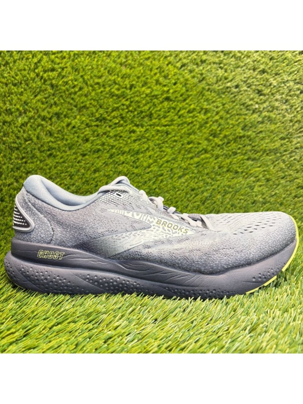 Brooks Ghost 16 Mens Size 11EE Gray Athletic Running Walking Shoes Sneakers